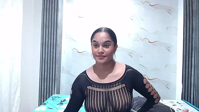 Snapshot of Liaa_cams chatting on 06/05/26, 03:11 Liaa cams online show from 06/05/26, 03:11