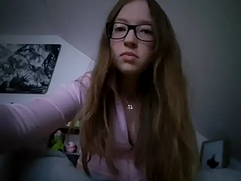 Freaky-Doll online show from 05/03/26, 07:17