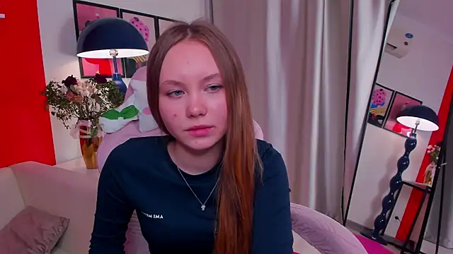 Snapshot of FloraLarsson chatting on 05/05/26, 03:48 FloraLarsson online show from 05/05/26, 03:48