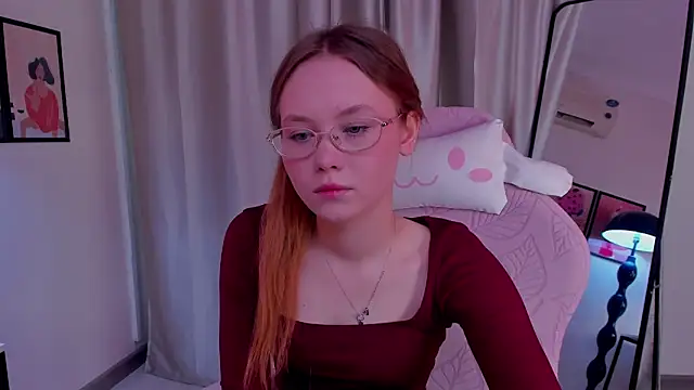 Snapshot of FloraLarsson chatting on 05/08/26, 04:16 FloraLarsson online show from 05/08/26, 04:16