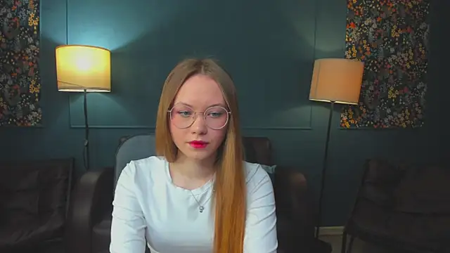 Snapshot of FloraLarsson chatting on 05/17/26, 10:04 FloraLarsson online show from 05/17/26, 10:04