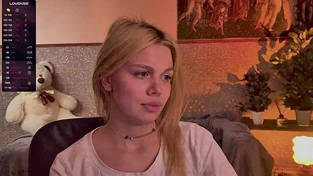 Snapshot of FloraLarsson chatting on 05/24/26, 10:37 FloraLarsson online show from 05/24/26, 10:37