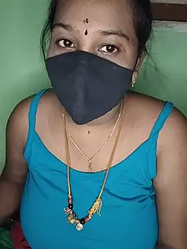 Snapshot of tamil_butterfly chatting on 06/18/26, 03:05 tamil butterfly online show from 06/18/26, 03:05