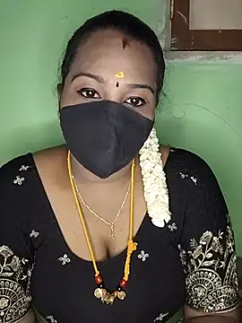 Snapshot of tamil_butterfly chatting on 07/10/26, 07:03 tamil butterfly online show from 07/10/26, 07:03