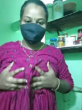Snapshot of tamil_butterfly chatting on 07/15/26, 02:24 tamil butterfly online show from 07/15/26, 02:24