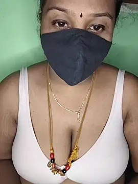 Snapshot of tamil_butterfly chatting on 07/01/26, 06:08 tamil butterfly online show from 07/01/26, 06:08