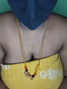 Snapshot of tamil_butterfly chatting on 06/06/26, 06:35 tamil butterfly online show from 06/06/26, 06:35