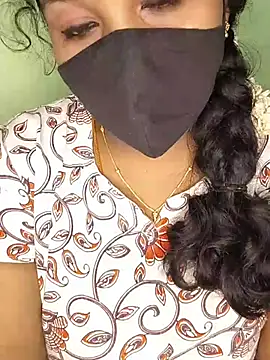 Snapshot of tamil_butterfly chatting on 06/02/26, 06:41 tamil butterfly online show from 06/02/26, 06:41