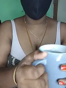 Snapshot of tamil_butterfly chatting on 06/02/26, 03:06 tamil butterfly online show from 06/02/26, 03:06