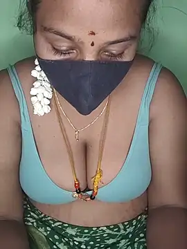Snapshot of tamil_butterfly chatting on 06/19/26, 11:16 tamil butterfly online show from 06/19/26, 11:16