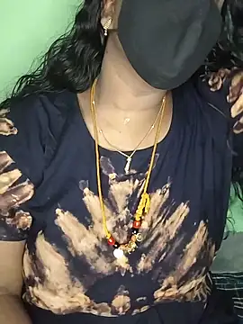 Snapshot of tamil_butterfly chatting on 06/14/26, 08:37 tamil butterfly online show from 06/14/26, 08:37