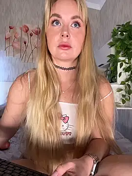 Kitty-Kelsi online show from 05/30/26, 09:37