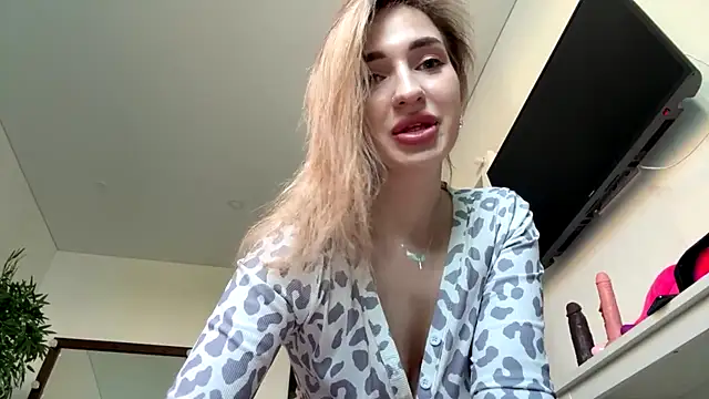 Snapshot of Victoria_Jess chatting on 07/24/26, 02:35 Victoria Jess online show from 07/24/26, 02:35
