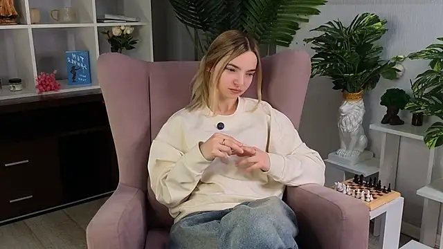 RosannPritchard online show from 04/30/26, 01:51