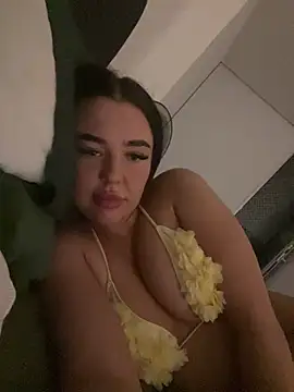 Snapshot of Jasminepeach_ chatting on 07/17/26, 12:41 Jasminepeach online show from 07/17/26, 12:41