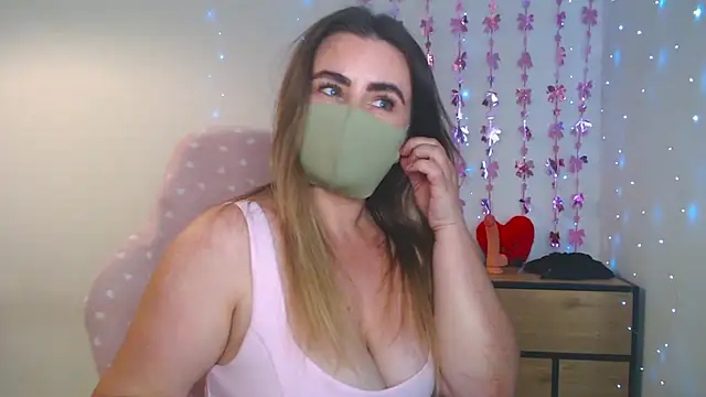 MillaVelvet online show from 06/19/26, 10:54