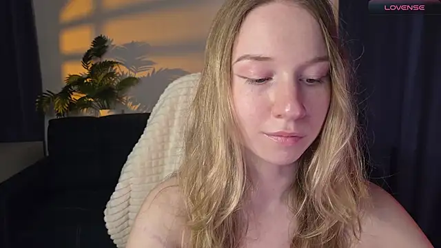 Snapshot of Eve_Sin chatting on 06/26/26, 03:12 Eve Sin online show from 06/26/26, 03:12