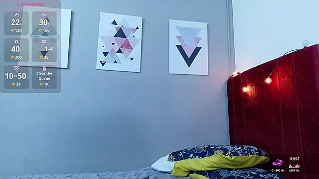 NaughtyyMommyyy online show from 06/18/26, 08:25