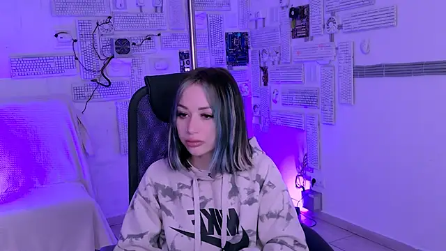 EdnaWilson online show from 04/30/26, 08:32