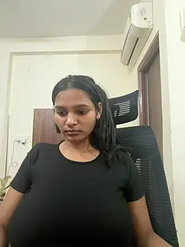 PIHU01990 online show from 04/30/26, 02:57