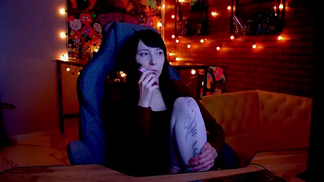 SeraphineSparda online show from 05/21/26, 11:51