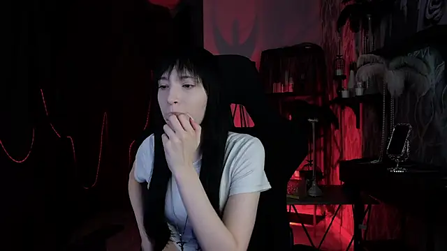 SeraphineSparda online show from 06/13/26, 11:41