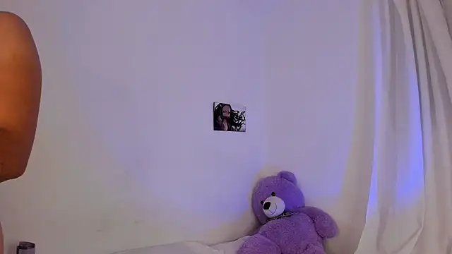 Violetta cam  online show from 05/17/26, 02:22