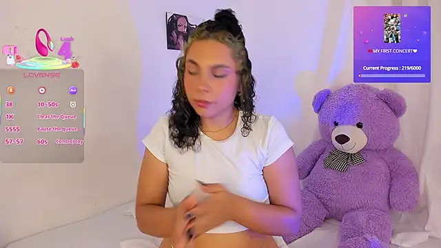 Violetta cam  online show from 05/23/26, 02:32
