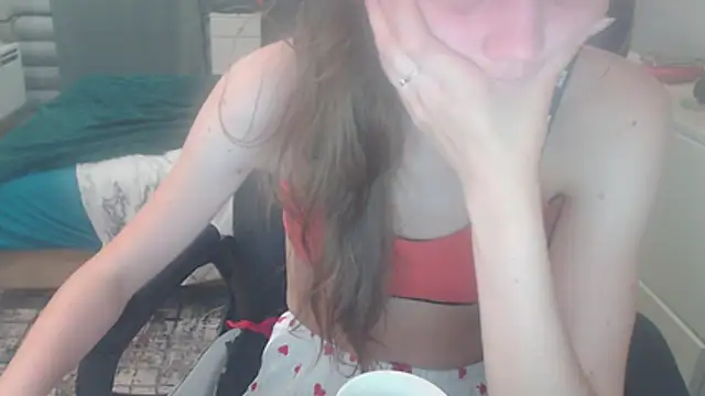 Snapshot of juili_juili chatting on 05/18/26, 08:35 juili juili online show from 05/18/26, 08:35