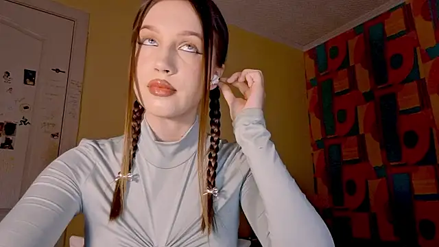 Katrinethequeen online show from 05/19/26, 04:47