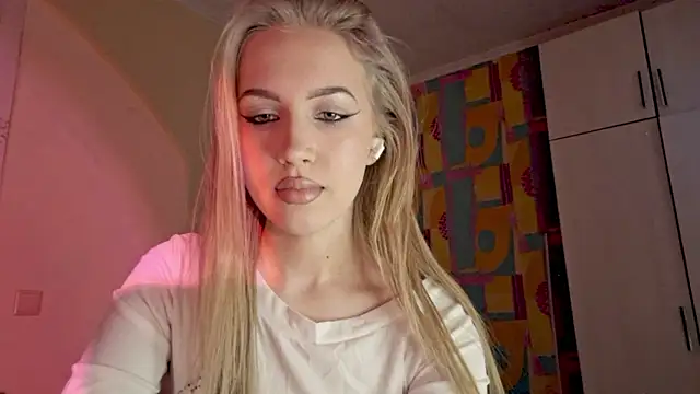 Katrinethequeen online show from 06/13/26, 04:27