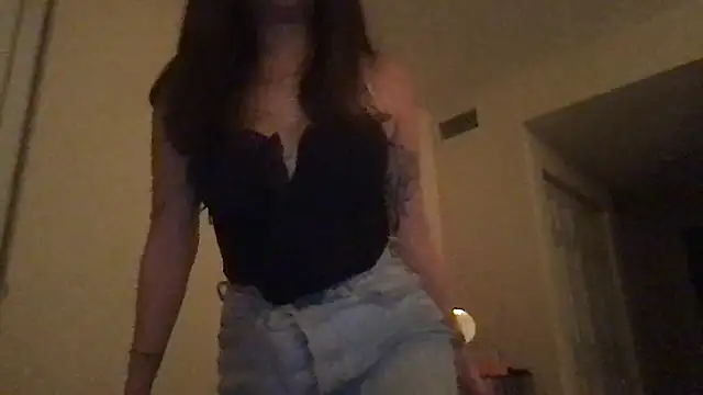 Snapshot of kittycat4810 chatting on 05/18/26, 05:56 kittycat4810 online show from 05/18/26, 05:56