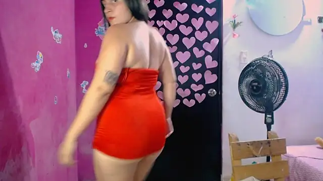 Snapshot of Kiara_tits chatting on 05/17/26, 01:16 Kiara tits online show from 05/17/26, 01:16