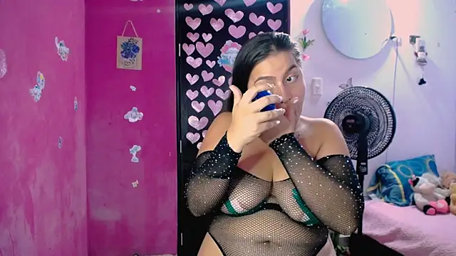 Snapshot of Kiara_tits chatting on 06/05/26, 10:59 Kiara tits online show from 06/05/26, 10:59