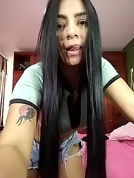 Snapshot of Gisselle-_ chatting on 05/02/26, 04:01 Gisselle- online show from 05/02/26, 04:01