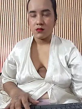 NATY BUSTOS online show from 05/26/26, 01:15