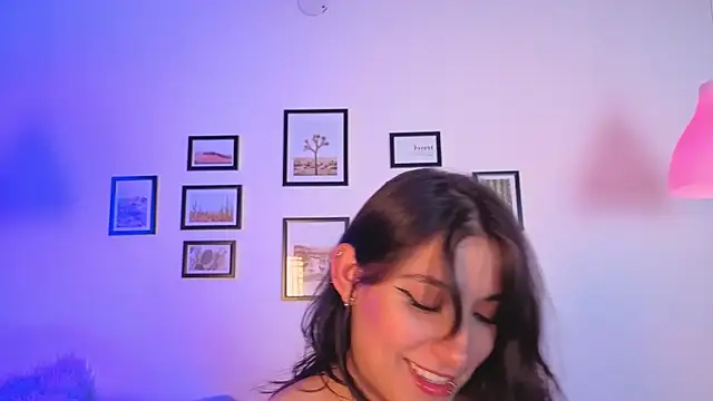 Snapshot of Kendaall_sweet chatting on 07/11/26, 03:40 Kendaall sweet online show from 07/11/26, 03:40