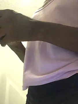 Snapshot of vicky_rosex chatting on 05/19/26, 11:17 vicky rosex online show from 05/19/26, 11:17