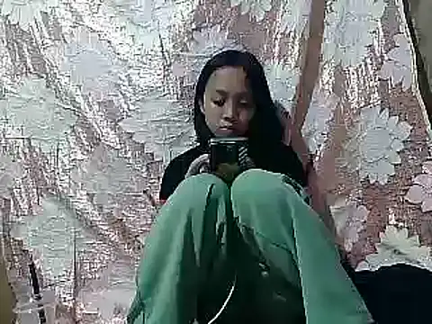 Yours AsianPinayGirl18 online show from 05/09/26, 10:07