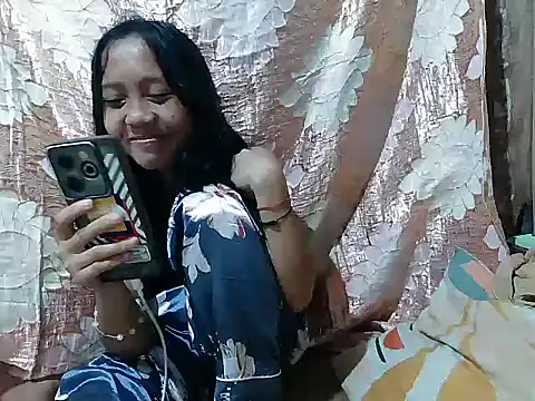 Yours AsianPinayGirl18 online show from 05/13/26, 02:02