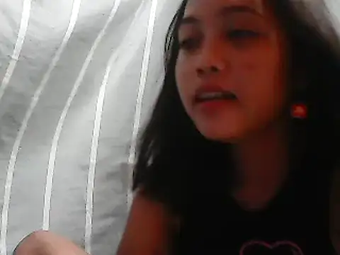 Yours AsianPinayGirl18 online show from 06/22/26, 06:43
