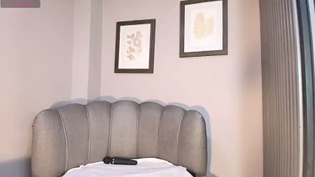 Roxanna moore online show from 06/18/26, 03:05