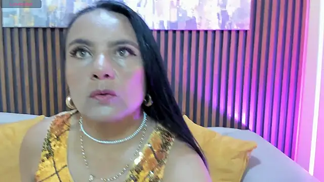 Roxanna moore online show from 04/30/26, 02:35