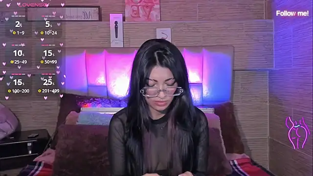 mia smoke  online show from 07/07/26, 12:13