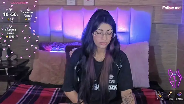 mia smoke  online show from 06/29/26, 10:15