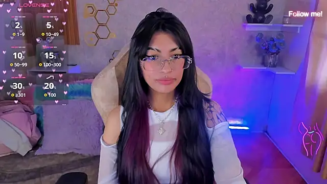 Snapshot of mia_smoke_ chatting on 06/12/26, 04:49 mia smoke online show from 06/12/26, 04:49