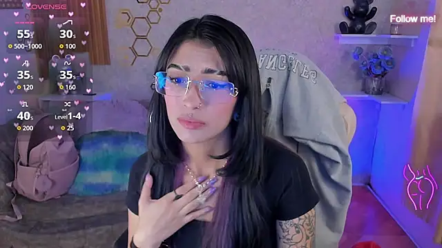 Snapshot of mia_smoke_ chatting on 06/17/26, 02:05 mia smoke online show from 06/17/26, 02:05
