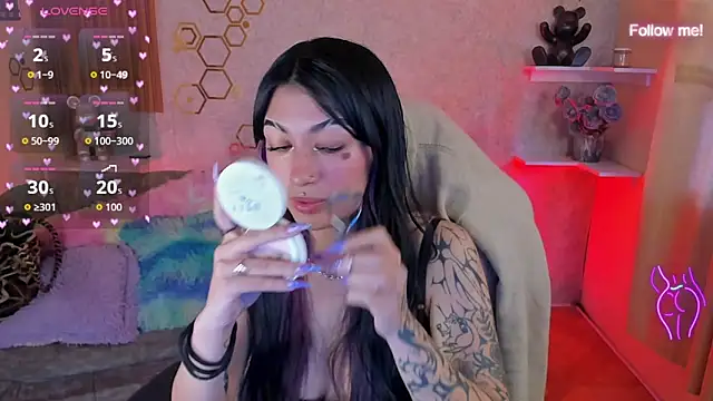 Snapshot of mia_smoke_ chatting on 06/07/26, 01:27 mia smoke online show from 06/07/26, 01:27