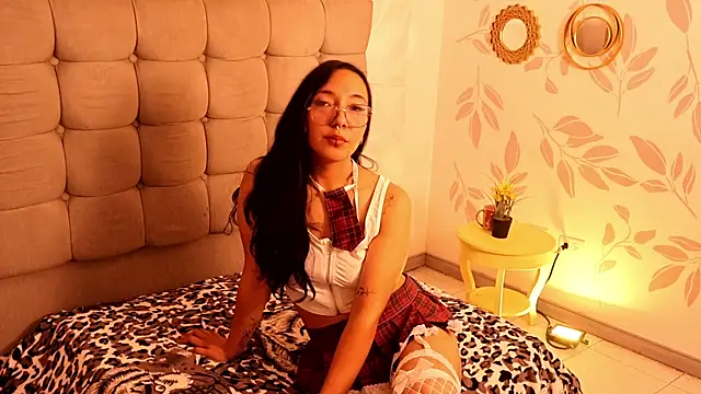 Snapshot of Alana_jazz chatting on 05/06/26, 03:43 Alana jazz online show from 05/06/26, 03:43