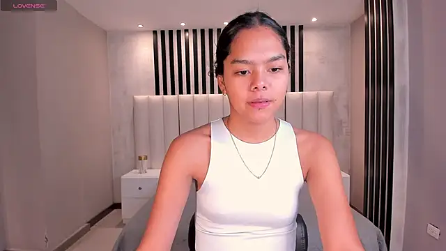 SaphiraJames online show from 06/27/26, 01:55